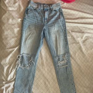 American Eagle mom jean